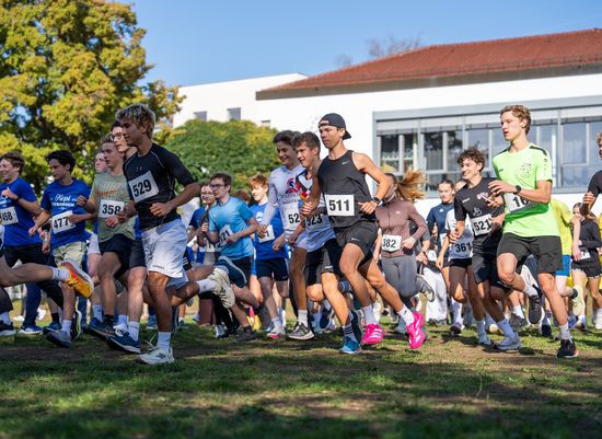 Knapp 1.000 Starter beim 41. Crosslauf der Schulen am Firstwald