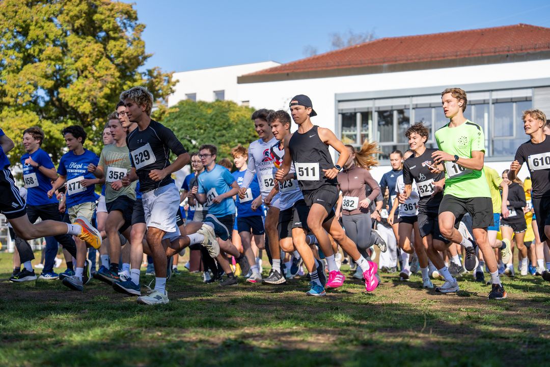 Knapp 1.000 Starter beim 41. Crosslauf der Schulen am Firstwald