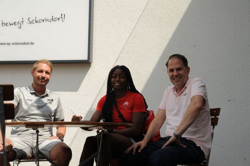 Nachwuchstalent Nina Ndubuisi setzt ihren Weg mit der SG Schorndorf fort